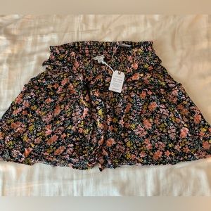 American Eagle Floral Skirt Size Small NWT